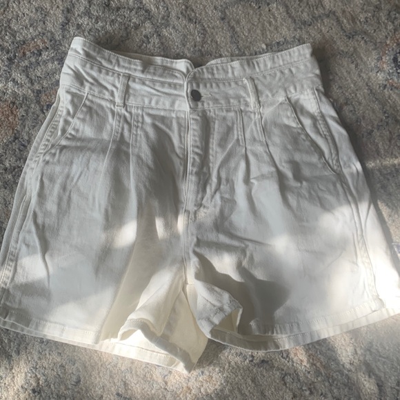 Faherty Rikki White Denim Shorts - Picture 1 of 4